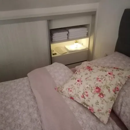 Apart Otel Mira Trebin