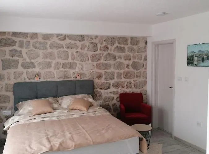 Mira Aparthotel