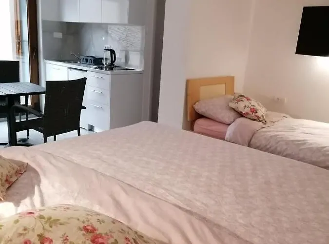 Mira Aparthotel 4*